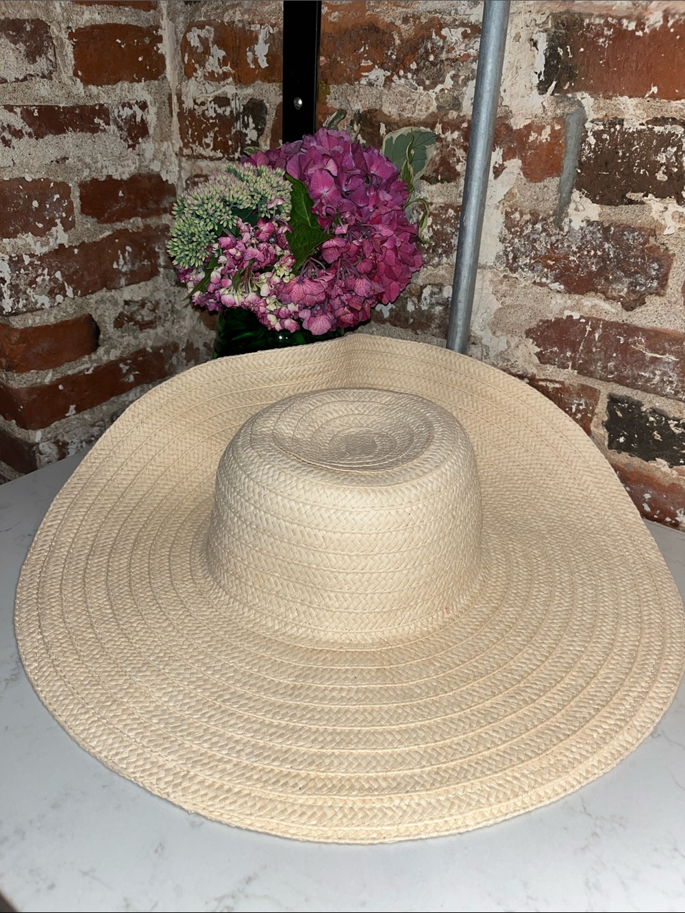 GAP Wide-Brim Straw Sun Hat - Cream 41/2 inch brim